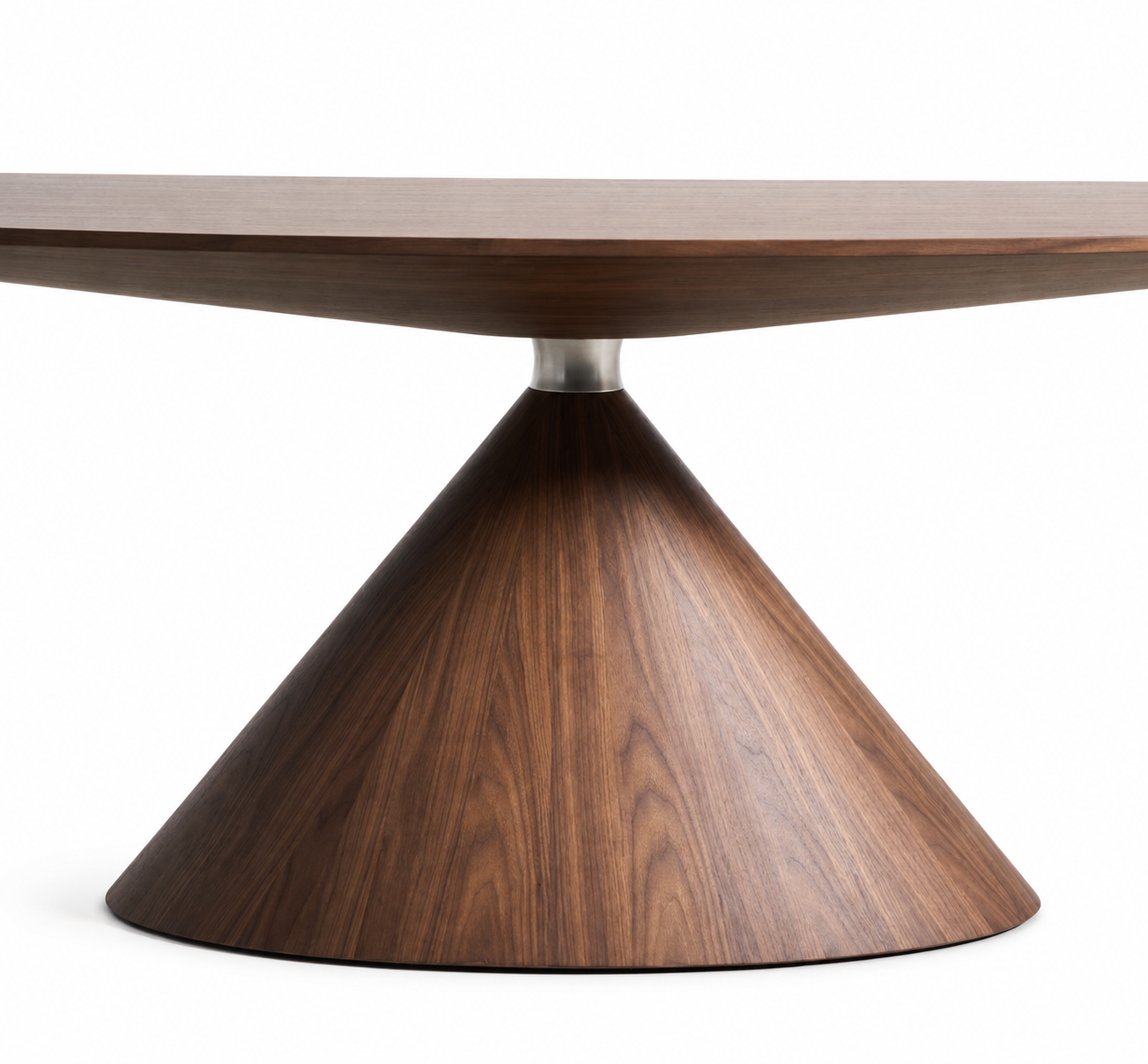 The base narrows as it reaches the metal joint which maintains the position of this artisan piece