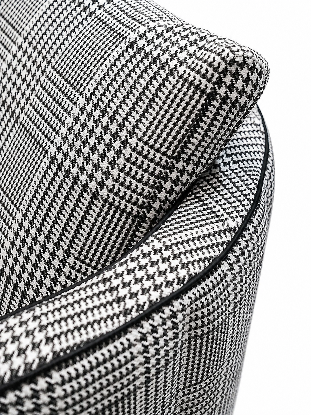 Tori Lounge Swivel Chair